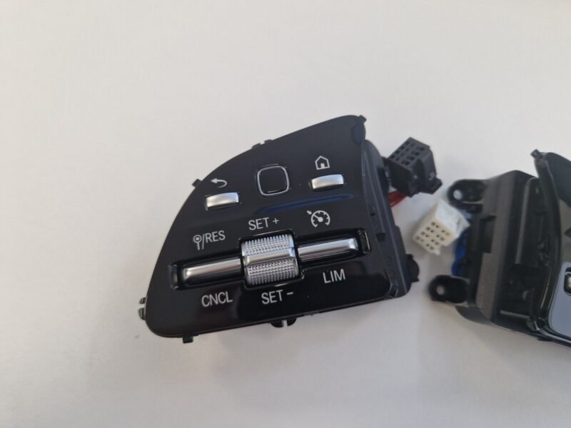 OEM MERCEDES BENZ Steering wheel CONTROL BUTTONS SET A0999050509